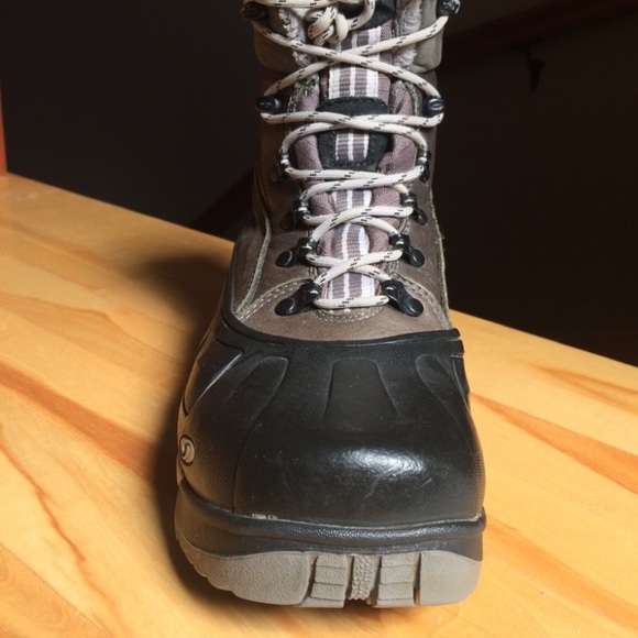 Size 8 waterproof winter boots - Picture 3 of 7